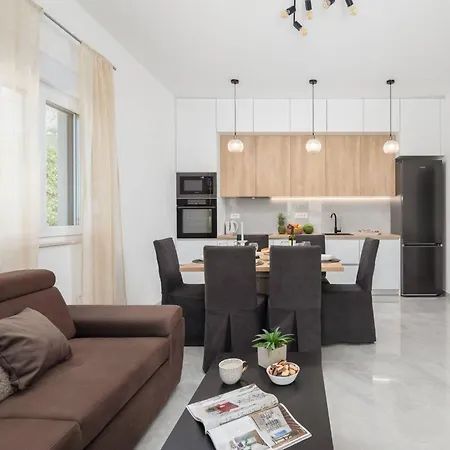 Apartment Contemporary With Terrace And Spacious Garden *